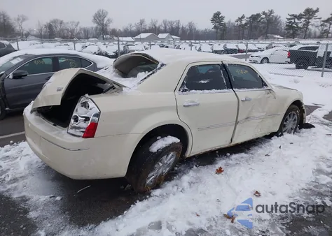2010 Chrysler 300 Touring/Signature Series from USA, damaged, VIN 2C3CK5CV3AH138466